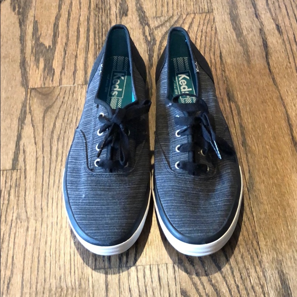 KEDS SIZE 8